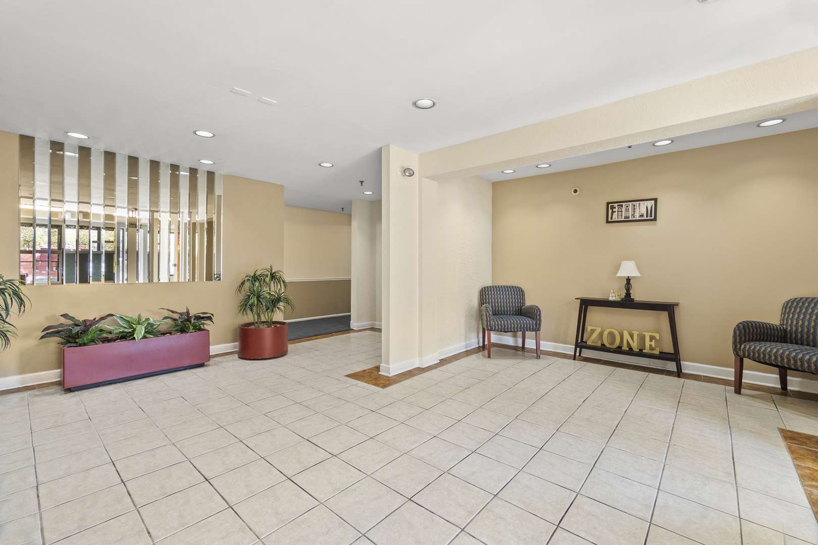 Rolling Meadows, IL 60008,5400 Astor LN #307