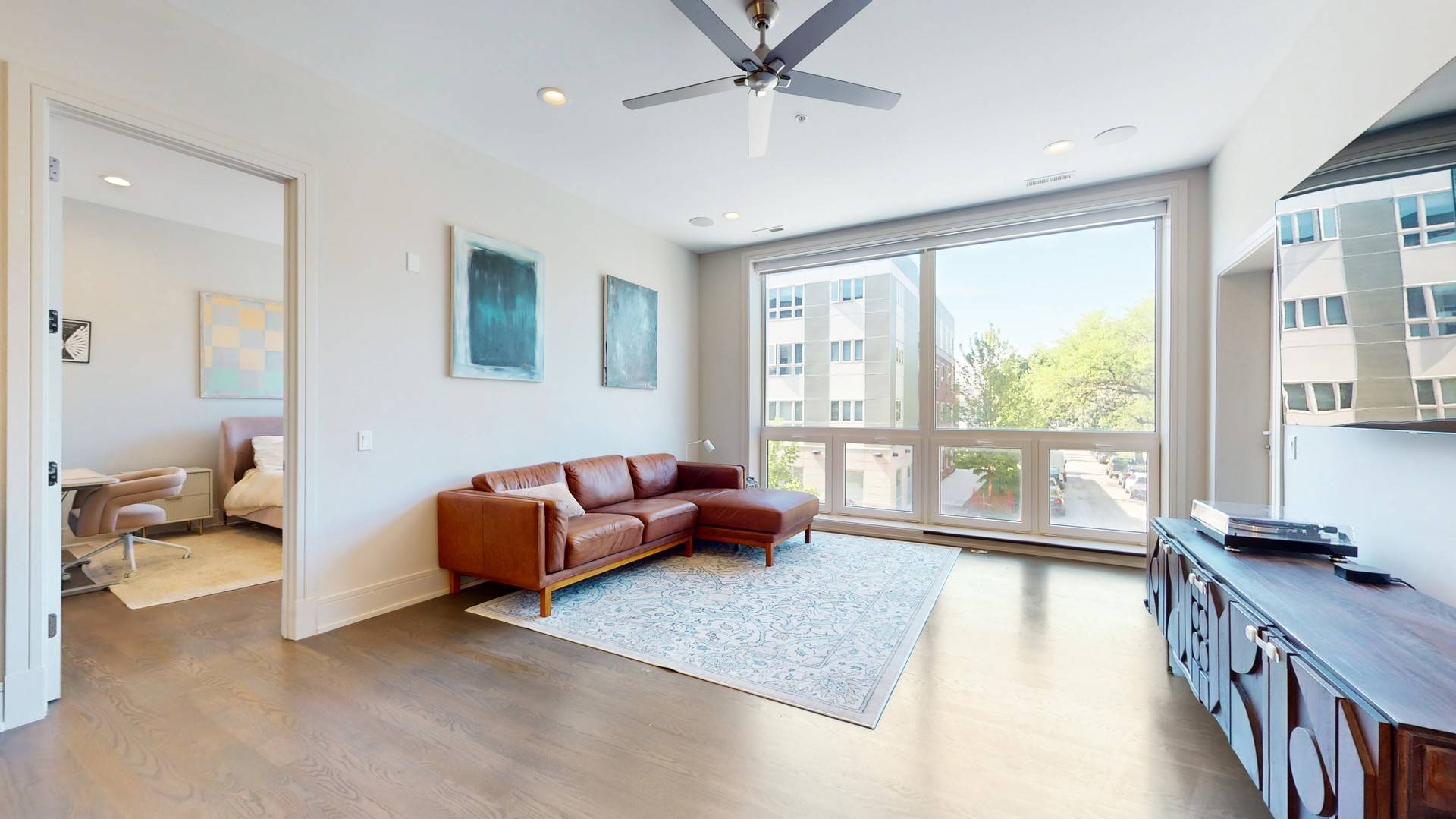 Chicago, IL 60618,3101 N Ridgeway AVE #2B