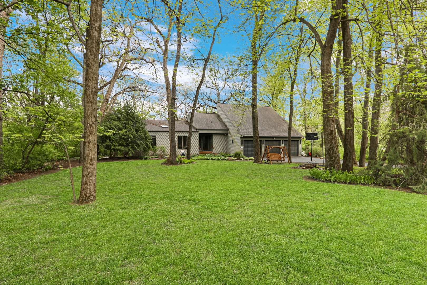 Ingleside, IL 60041,194 HOLLOW WAY