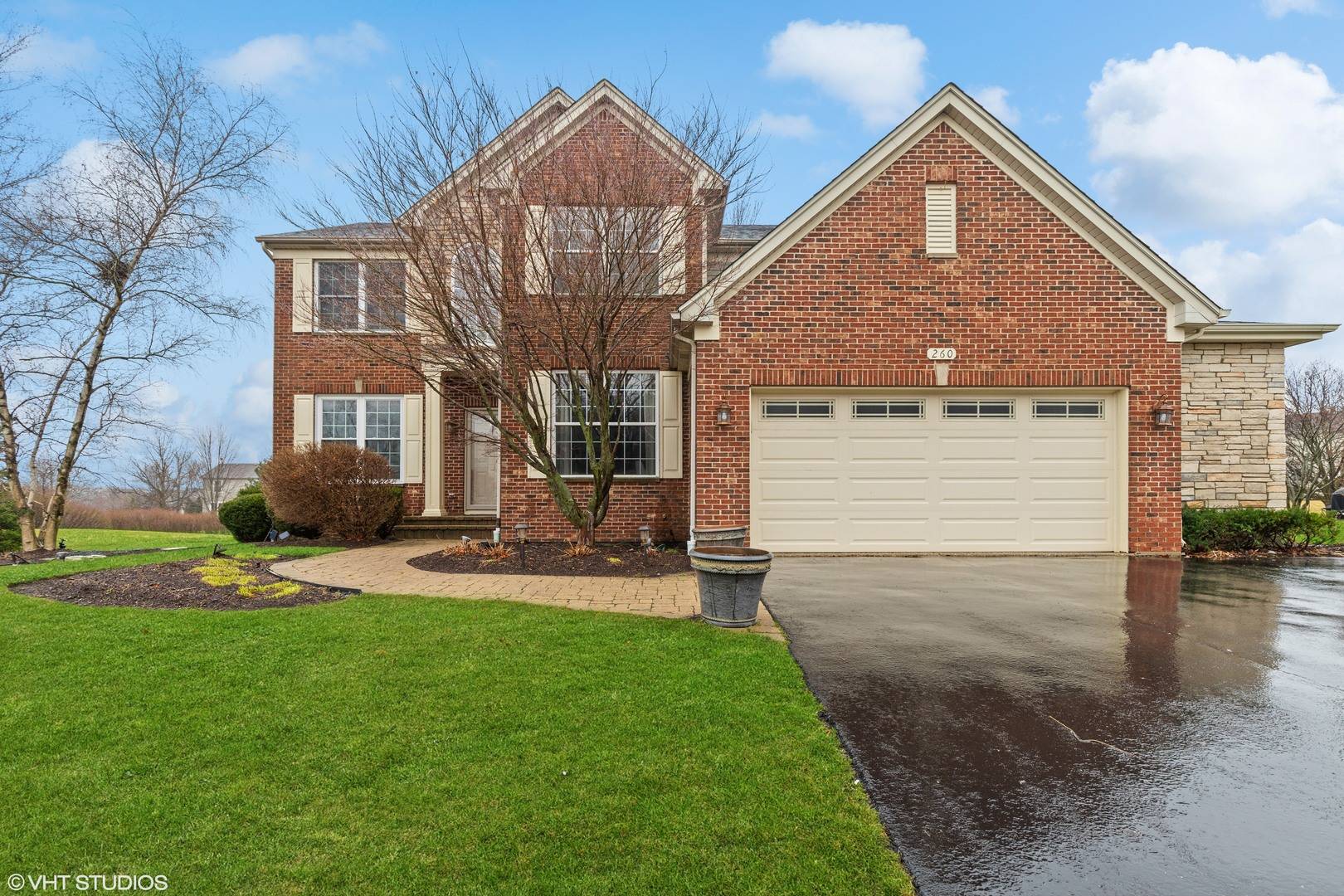 Lindenhurst, IL 60046,260 Thrush CIR
