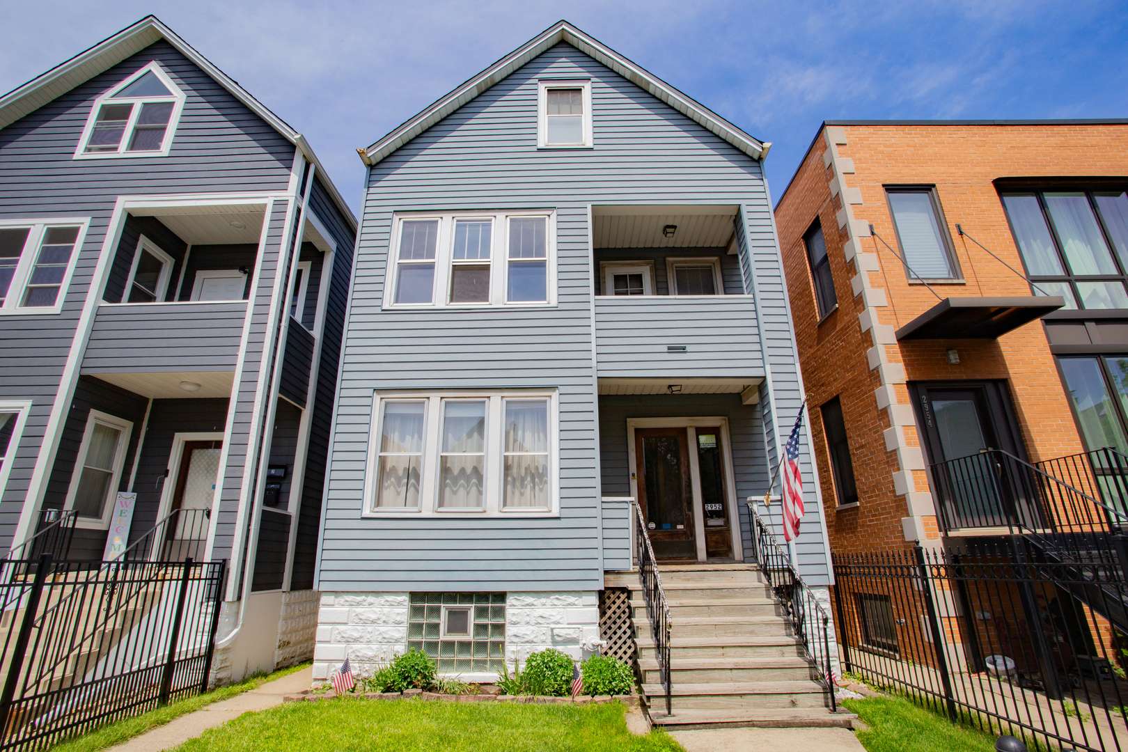 Chicago, IL 60618,2952 N Allen AVE