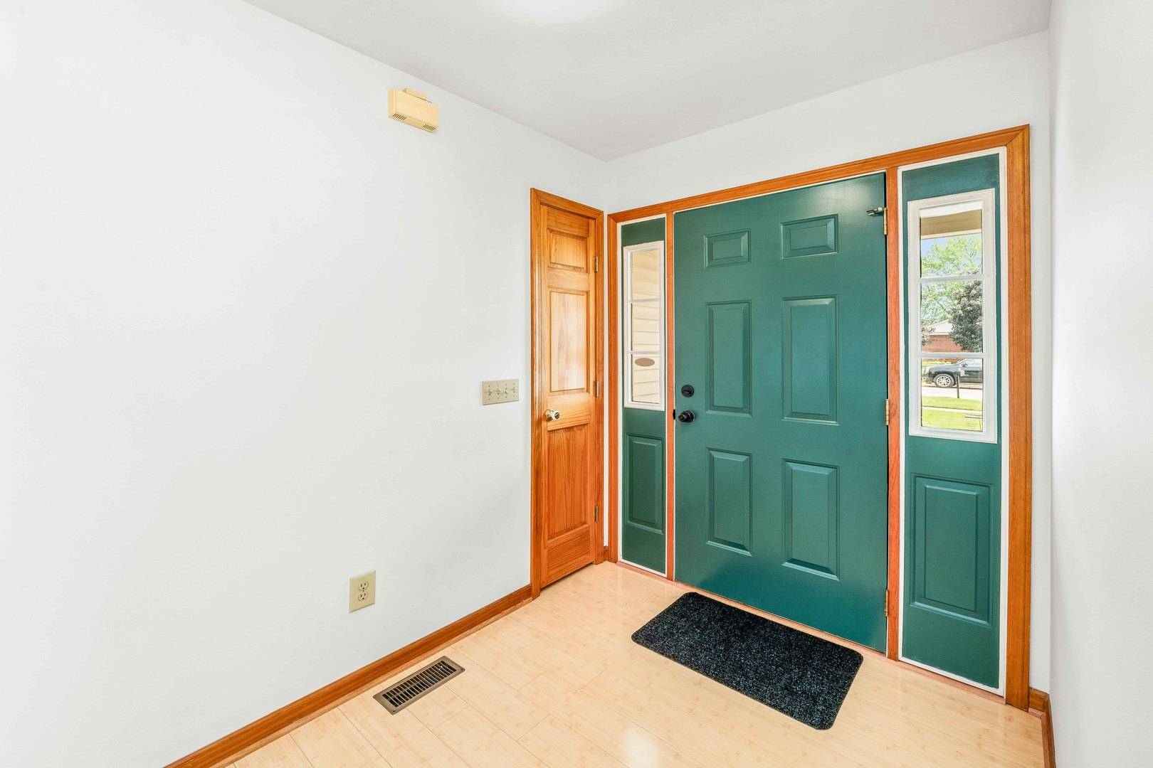 Somonauk, IL 60552,330 S Dewey ST