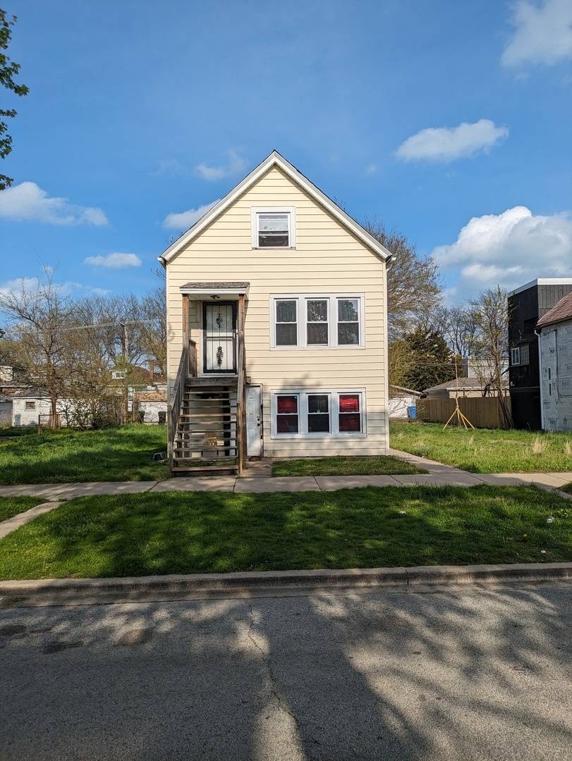 Chicago, IL 60617,8127 S Coles AVE