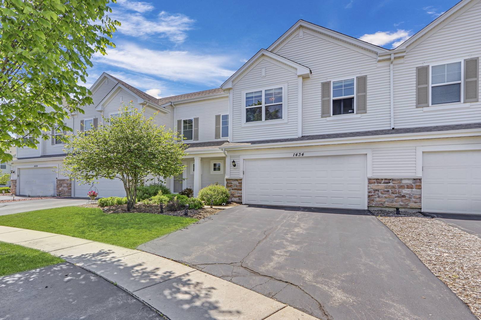 Pingree Grove, IL 60140,1434 Isle Royal CT