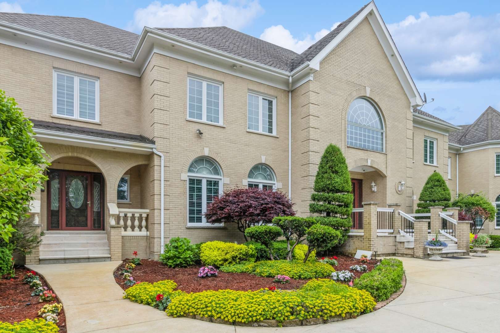 South Barrington, IL 60010,1 Shire TRL