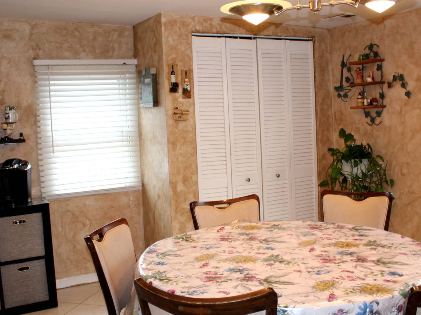 Northlake, IL 60164,241 Village DR