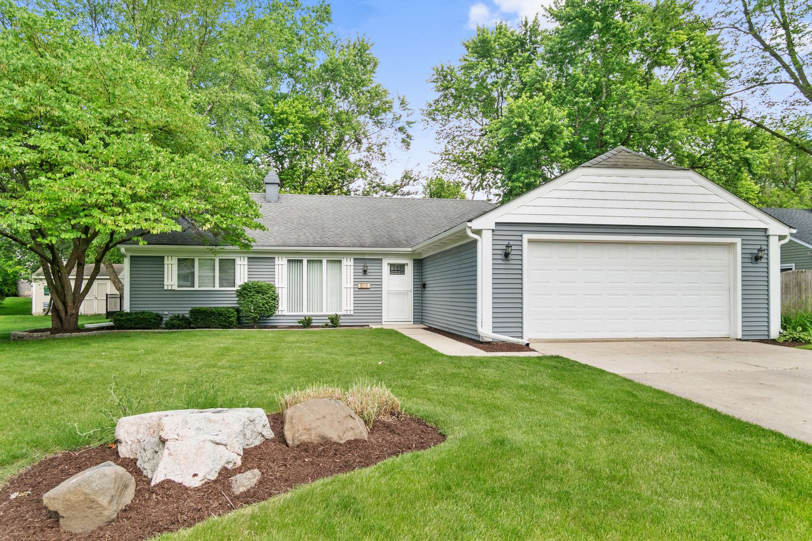 Montgomery, IL 60538,314 Boulder Hill PASS