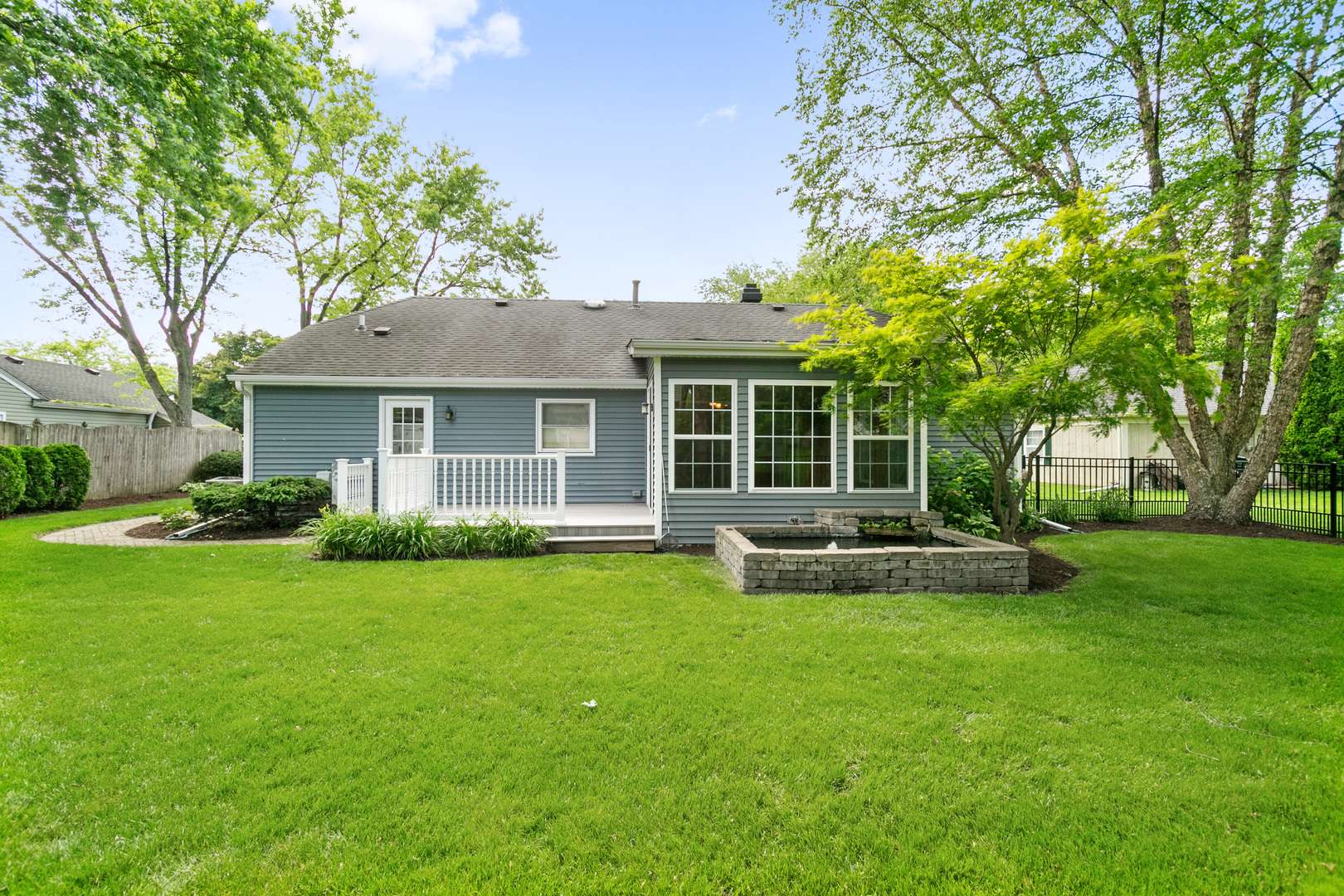 Montgomery, IL 60538,314 Boulder Hill PASS