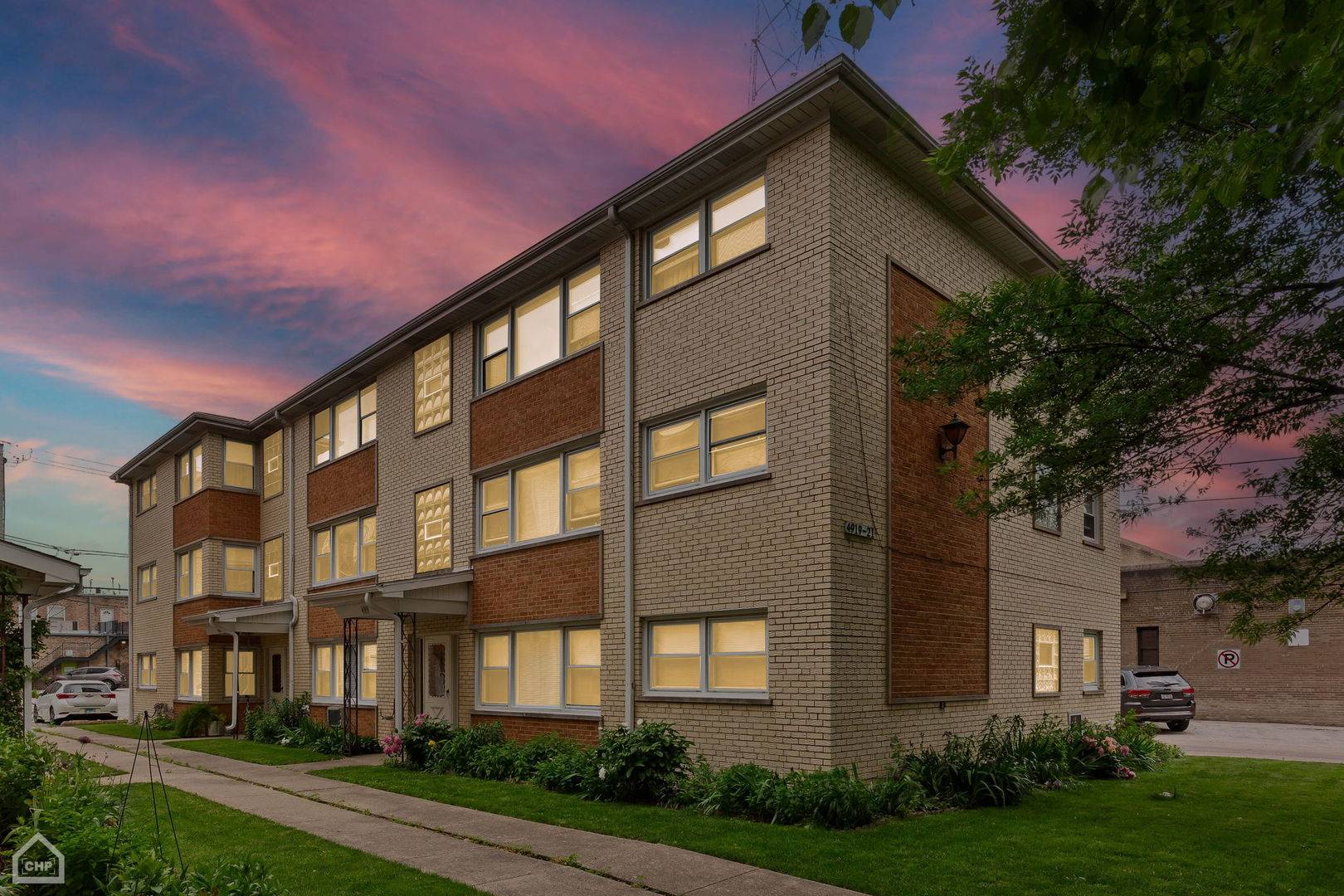 Chicago, IL 60630,4921 N Lester AVE #101