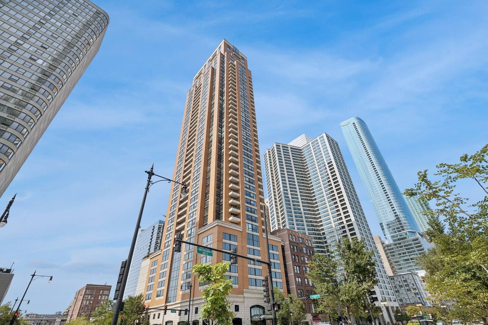 Chicago, IL 60605,1160 S MICHIGAN AVE #1107