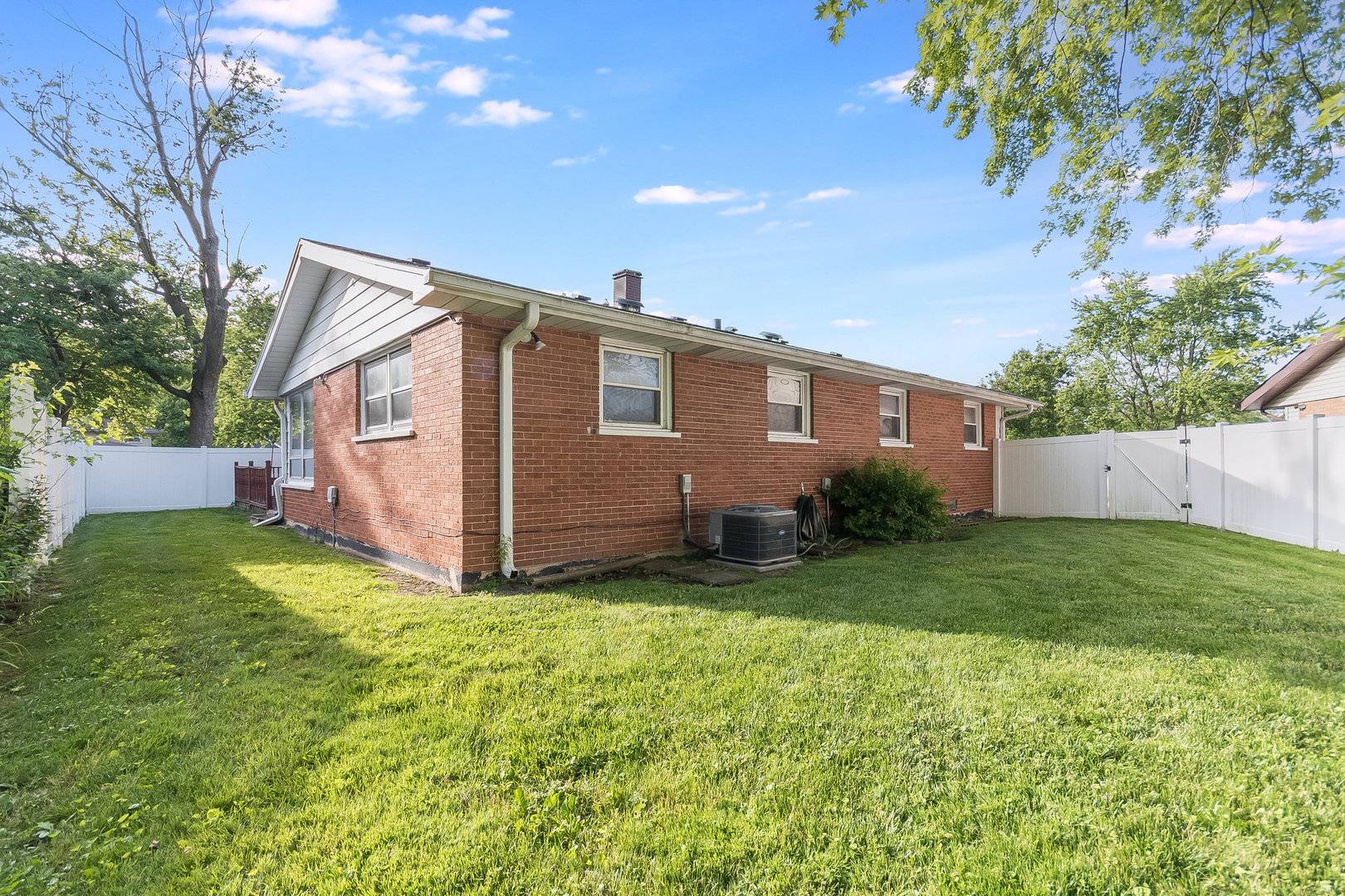 Hazel Crest, IL 60429,17111 Elm DR