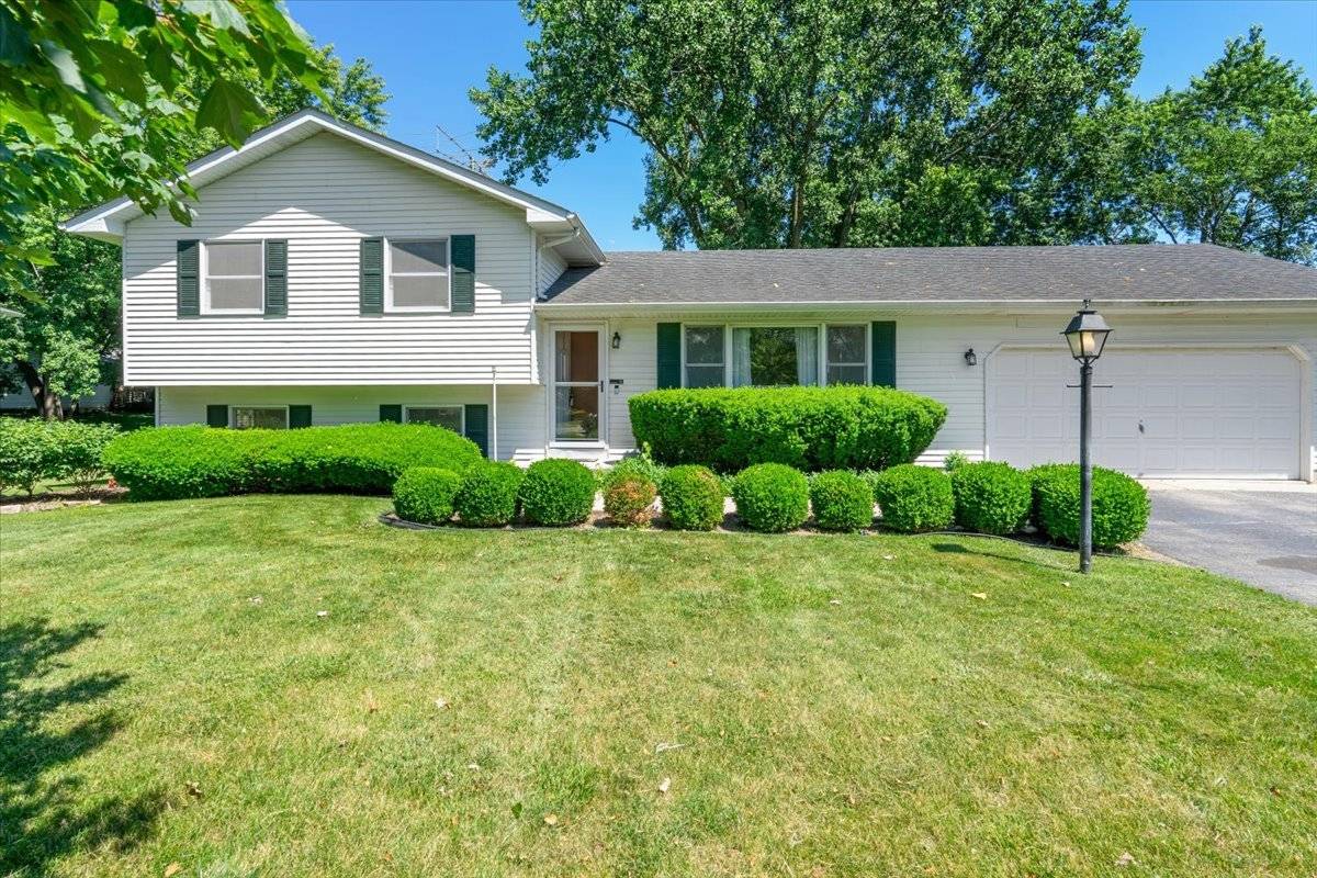 Woodstock, IL 60098,1258 Bunker ST