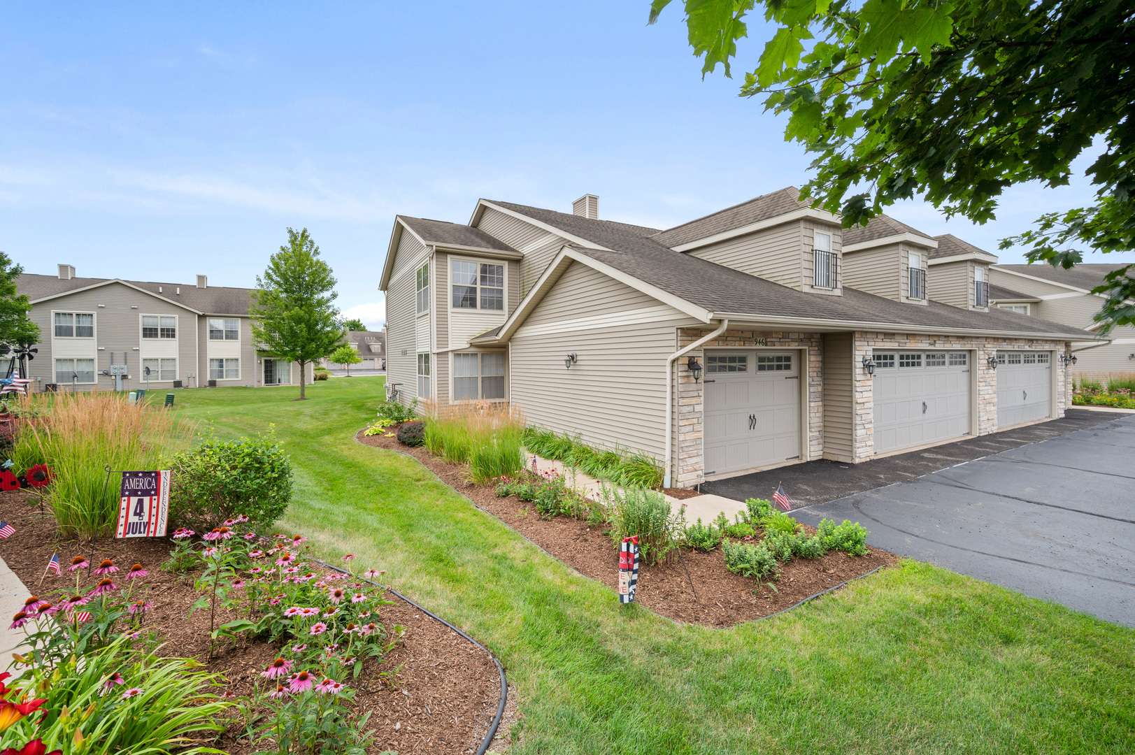 Sycamore, IL 60178,946 ARVLE CIR #946