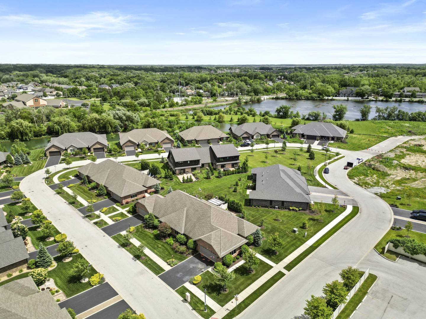 St. John, IN 46373,8433 Dancing Waters LN