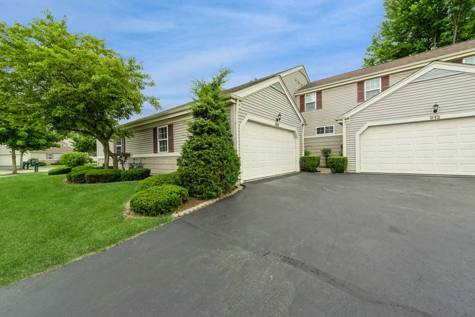 Marengo, IL 60152,908 Village CT
