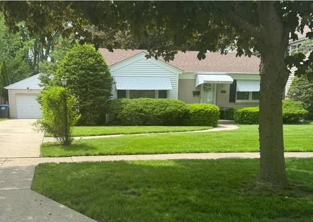 Deerfield, IL 60015,670 Deerpath DR