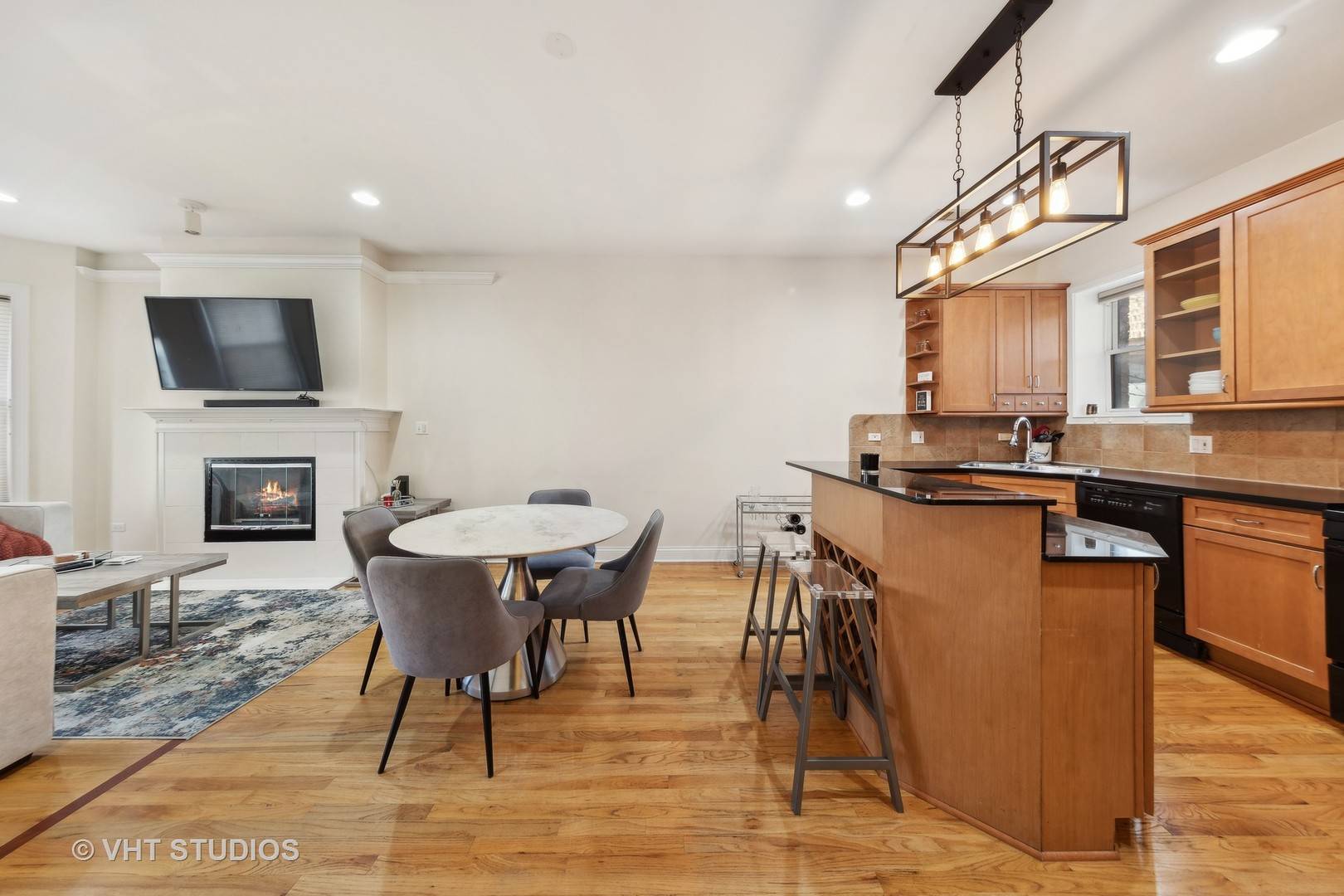 Chicago, IL 60653,4347 S Greenwood AVE #202