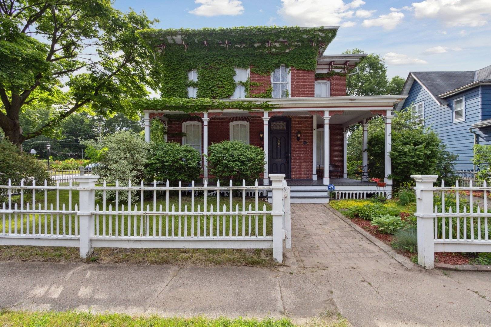 Rockford, IL 61104,404 s 1st ST