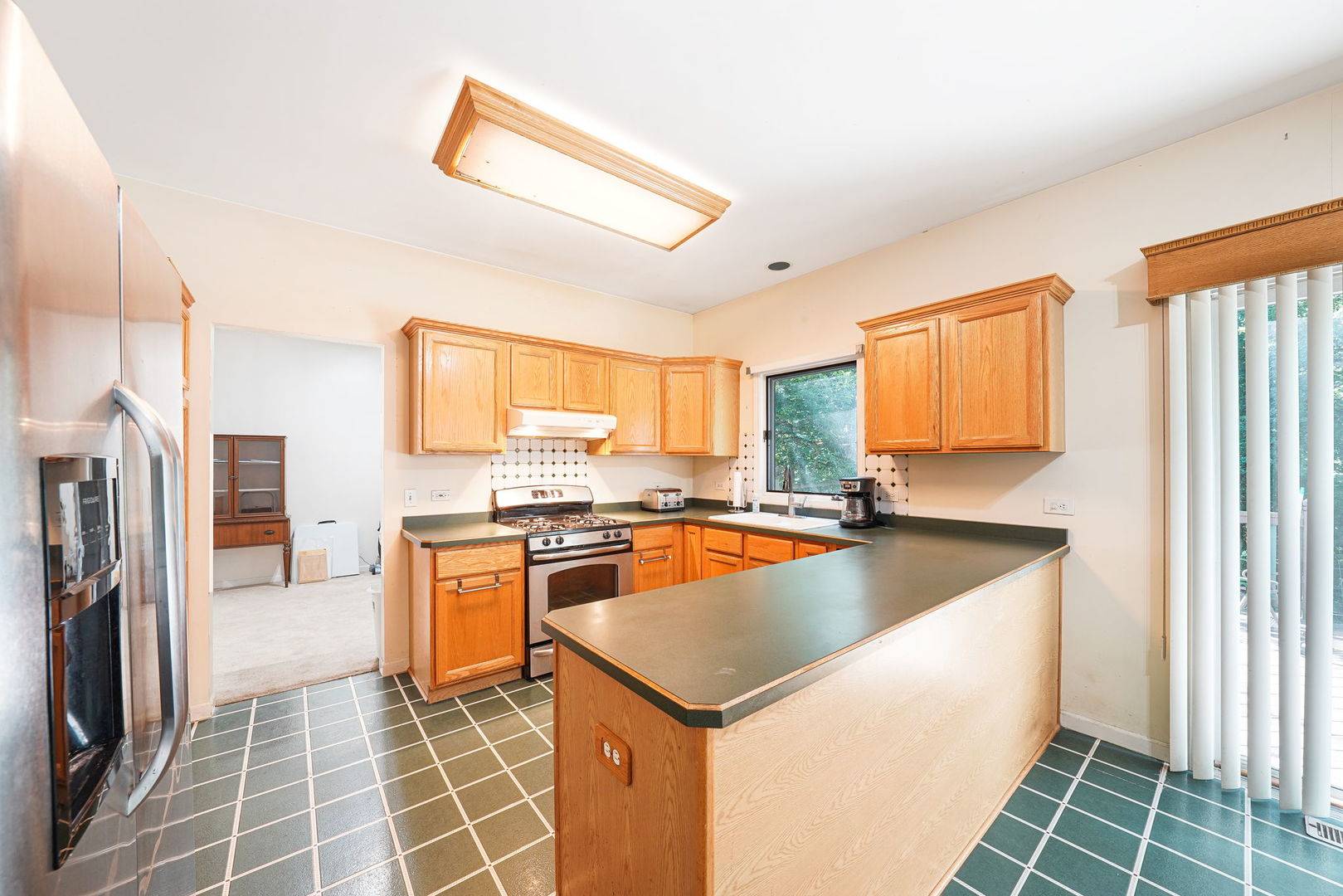 Antioch, IL 60002,688 Wood Creek DR