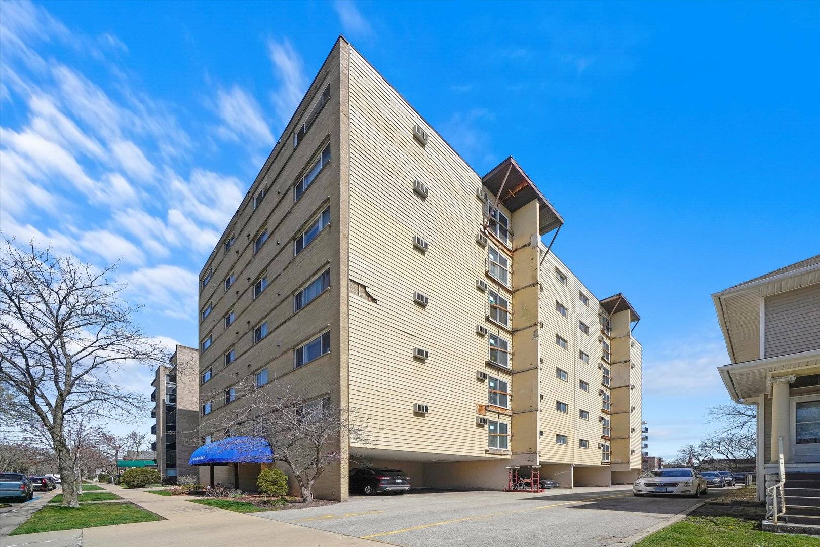 Forest Park, IL 60130,314 Lathrop AVE #402