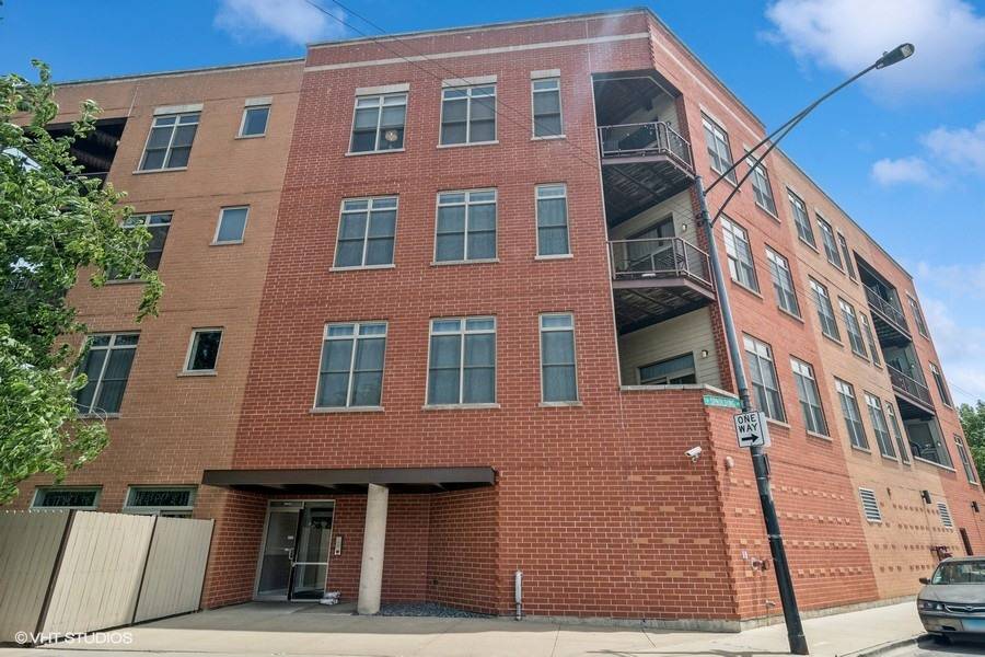 Chicago, IL 60618,3637 N Spaulding AVE #306