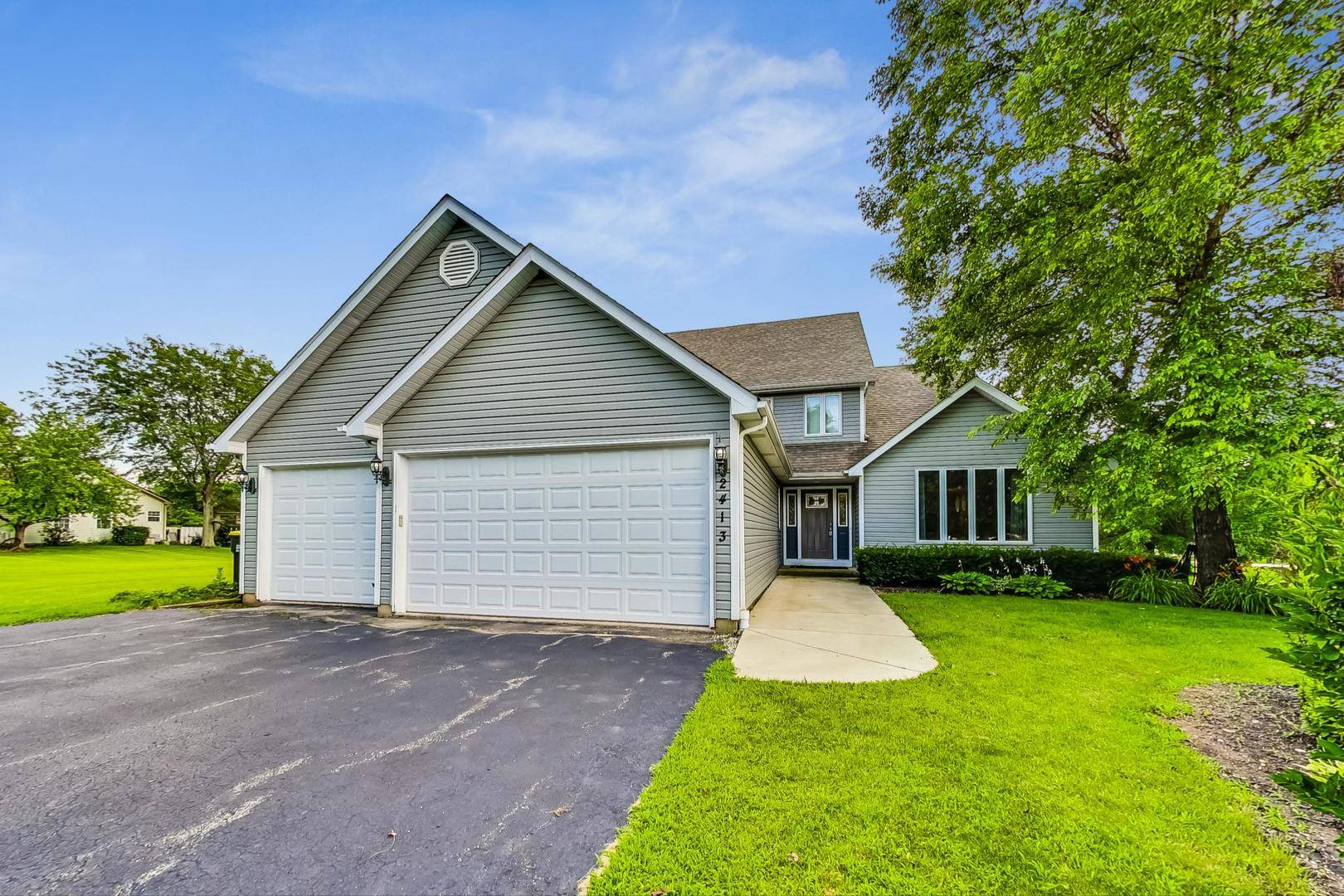 Spring Grove, IL 60081,2413 Falcon LN