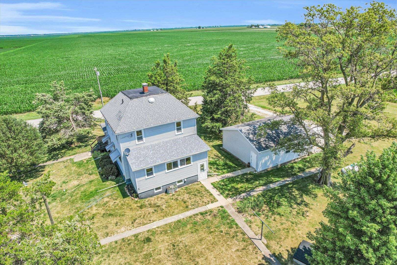 Onarga, IL 60955,853 E 1000 North RD