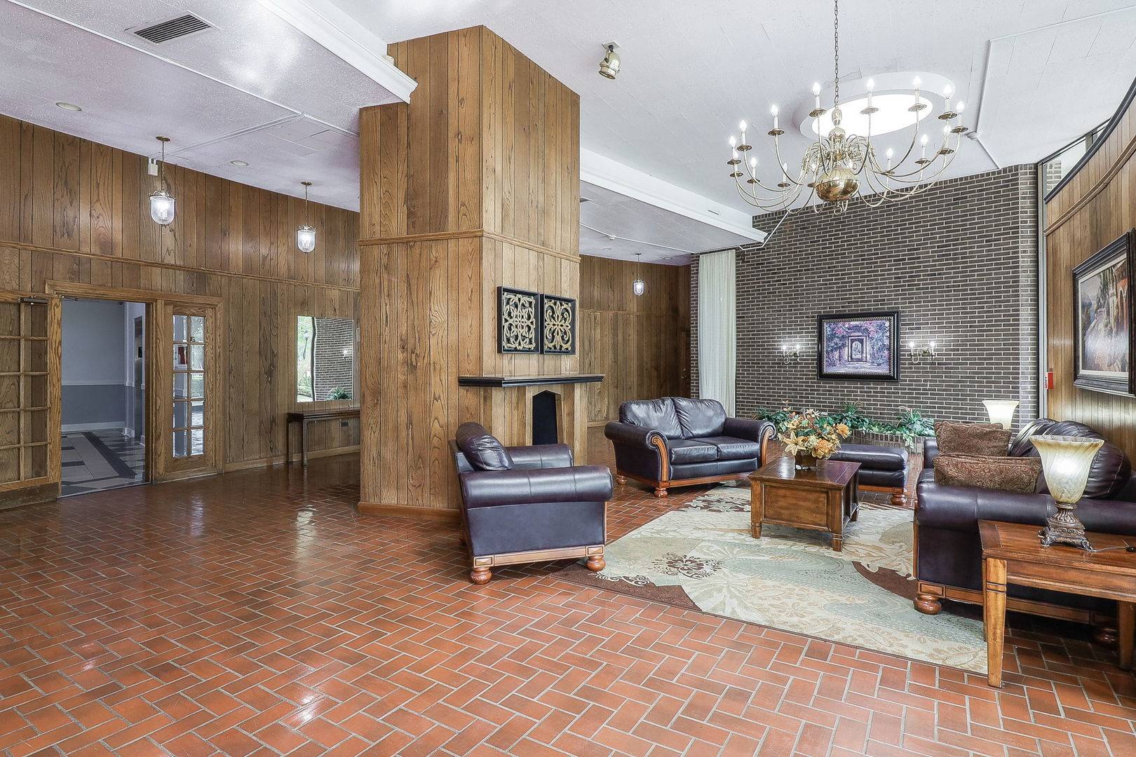 Oak Brook, IL 60523,20 N Tower RD #12F