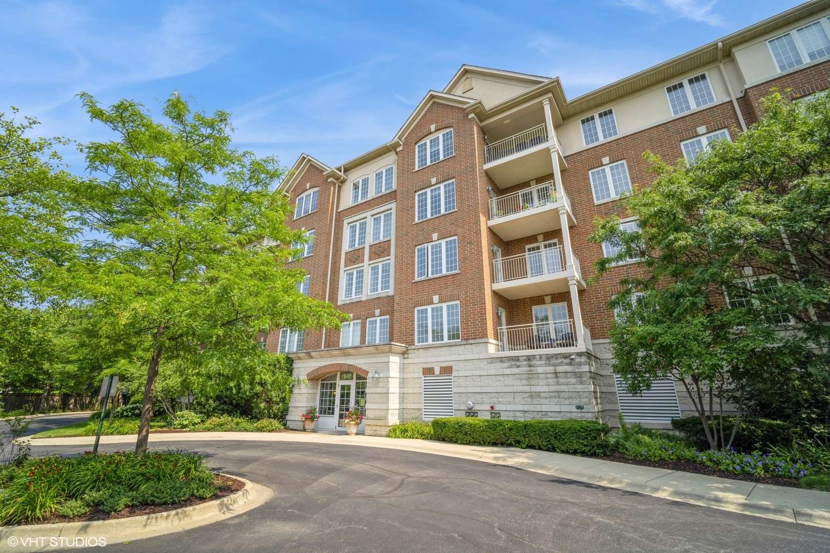 Deerfield, IL 60015,640 Robert York AVE #303