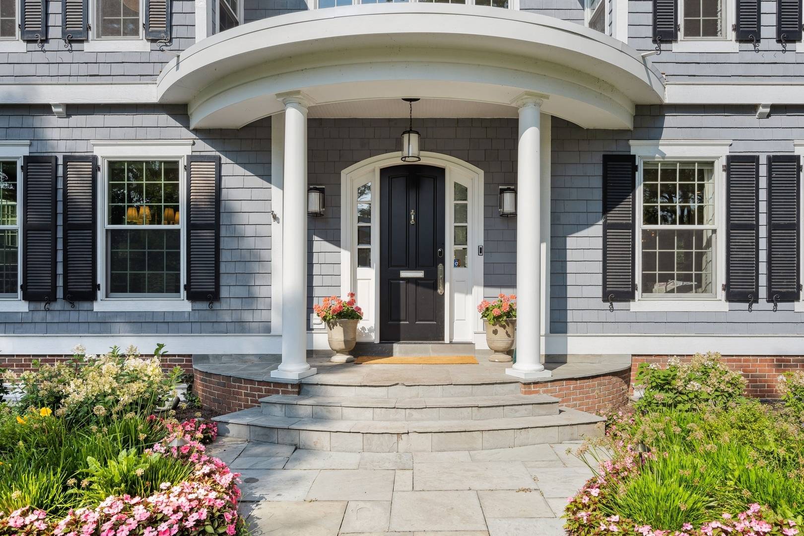 Winnetka, IL 60093,502 Willow RD