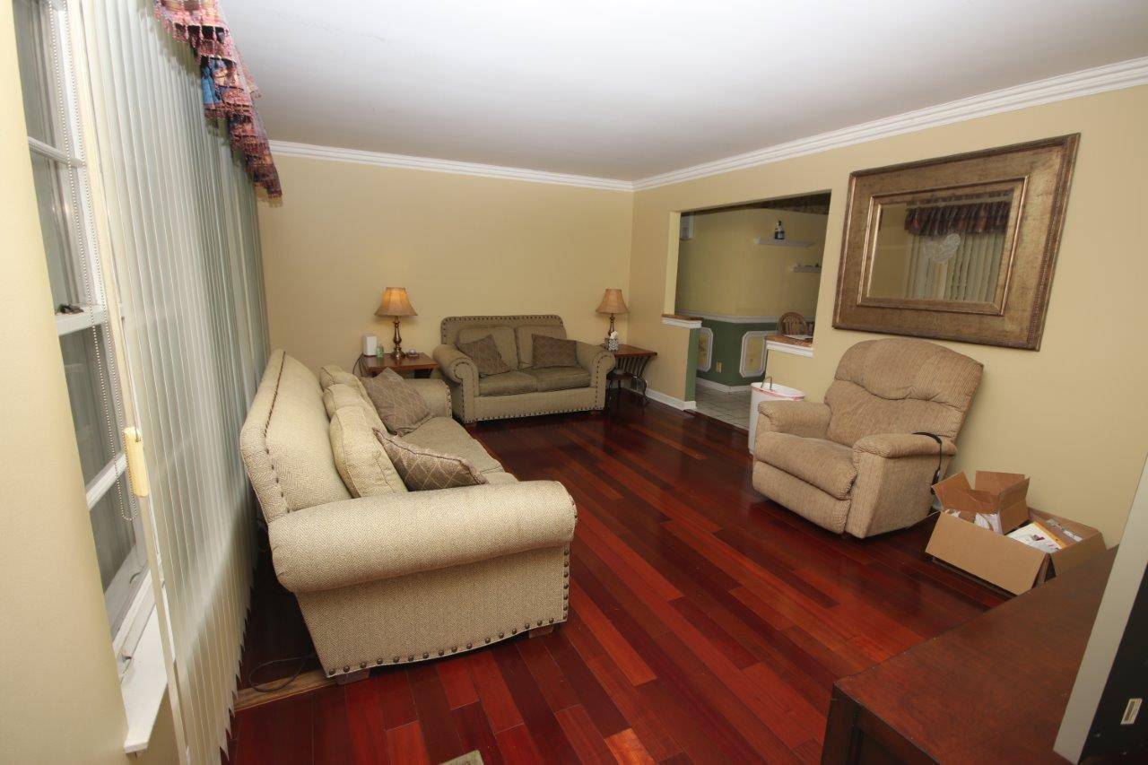 Itasca, IL 60143,21W051 Woodview DR