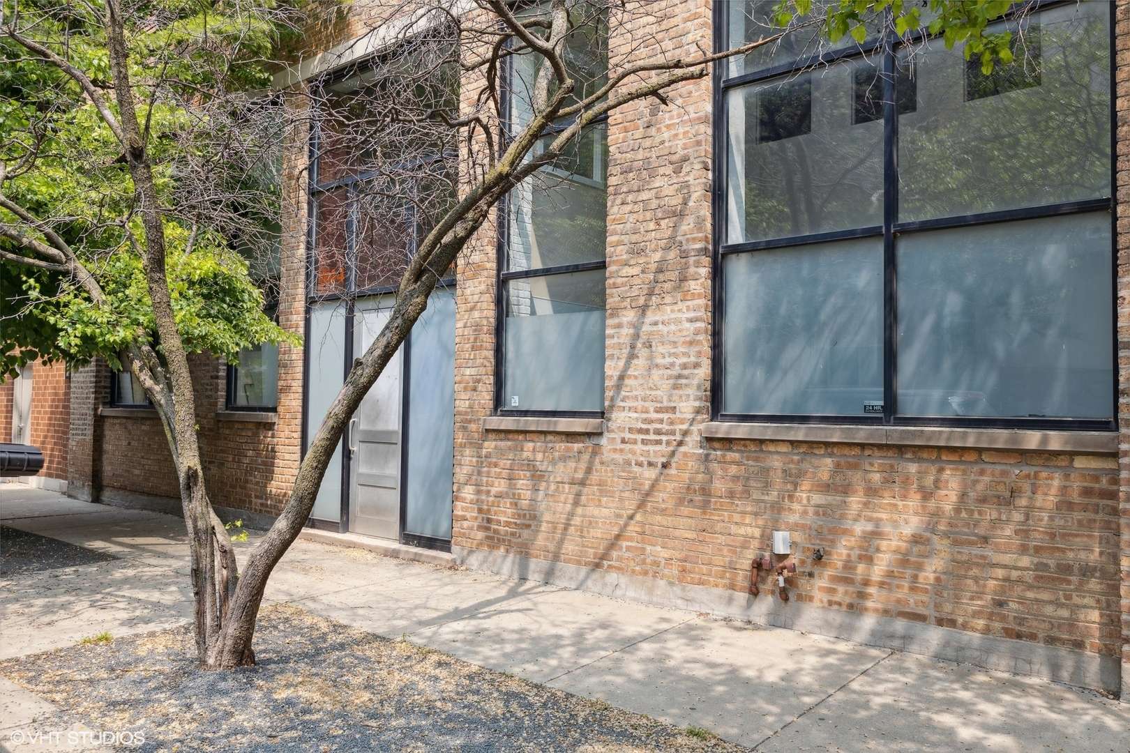 Chicago, IL 60642,942 W Huron ST