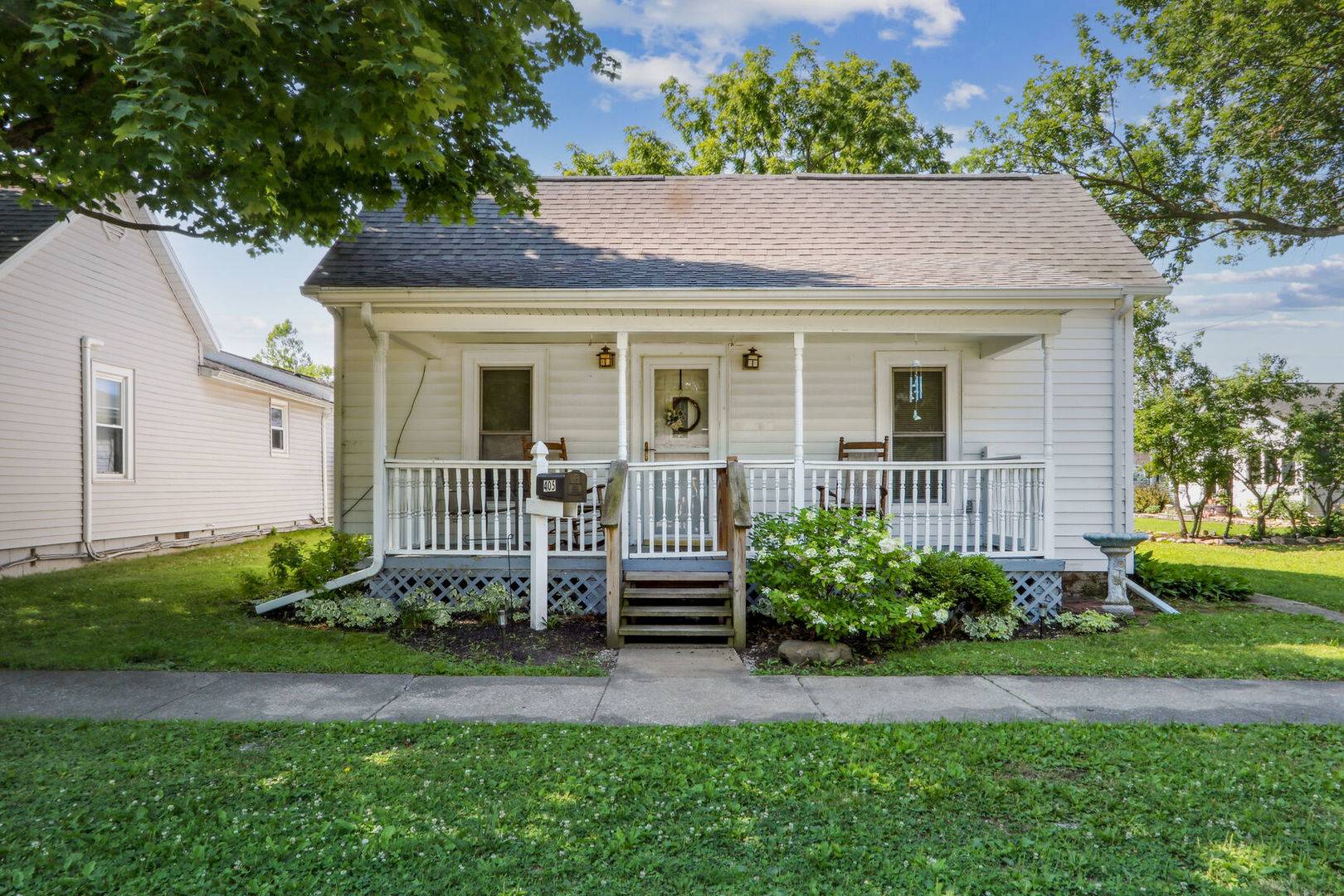 Villa Grove, IL 61956,405 E Wilson ST