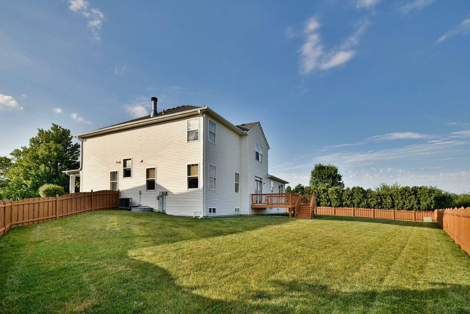 Oswego, IL 60543,418 Kensington DR