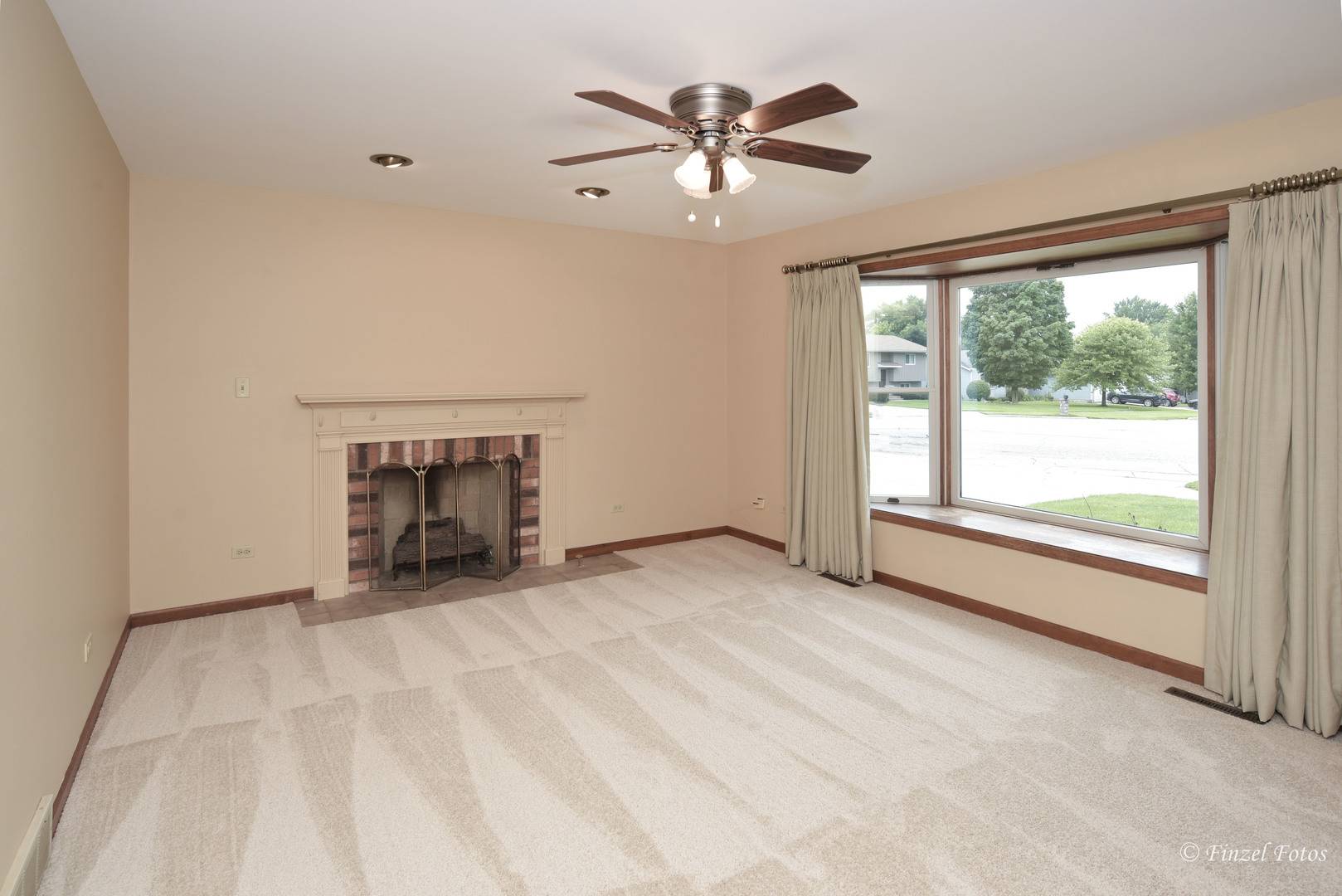 Harvard, IL 60033,1009 3rd ST