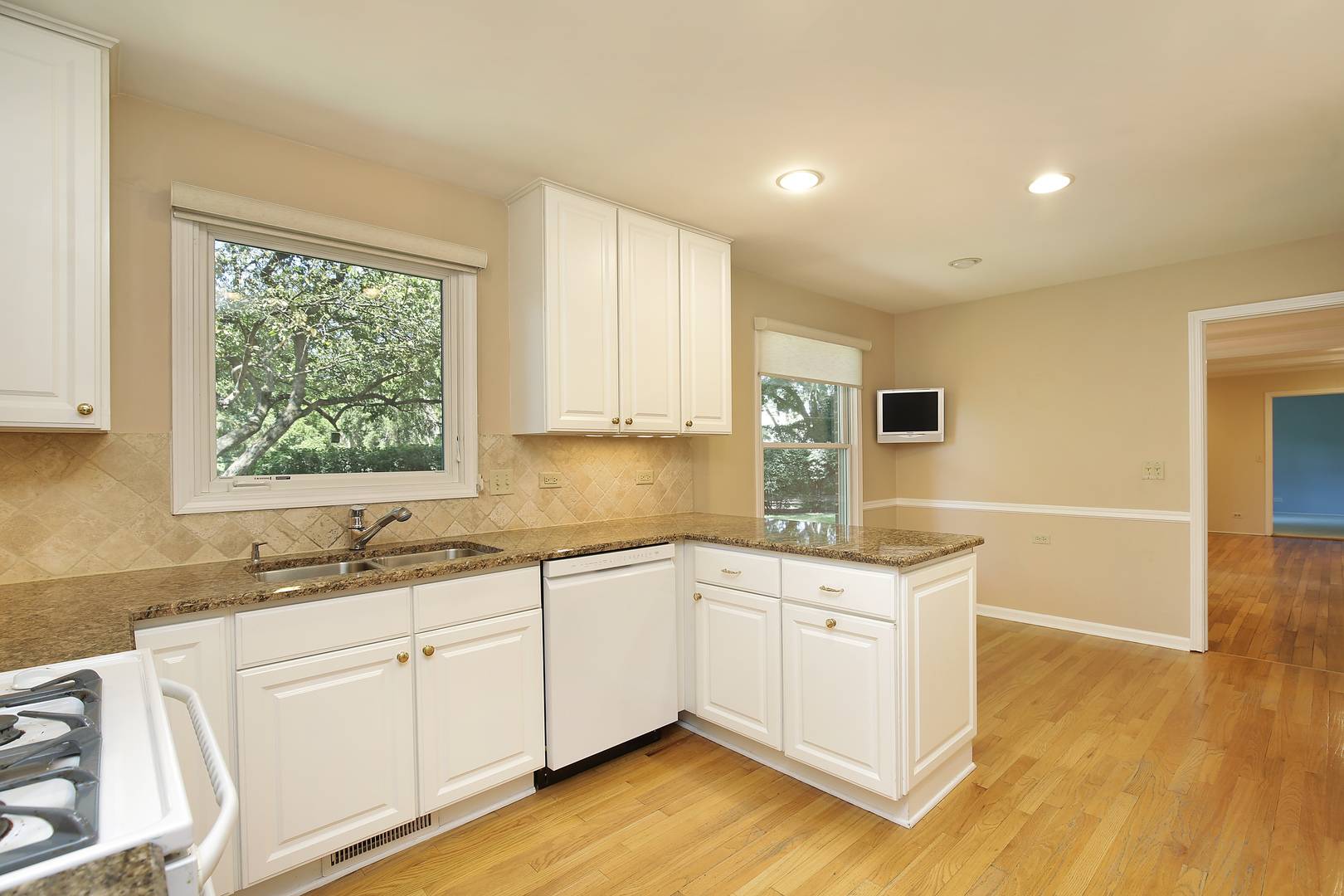 Deerfield, IL 60015,340 Forsythia DR