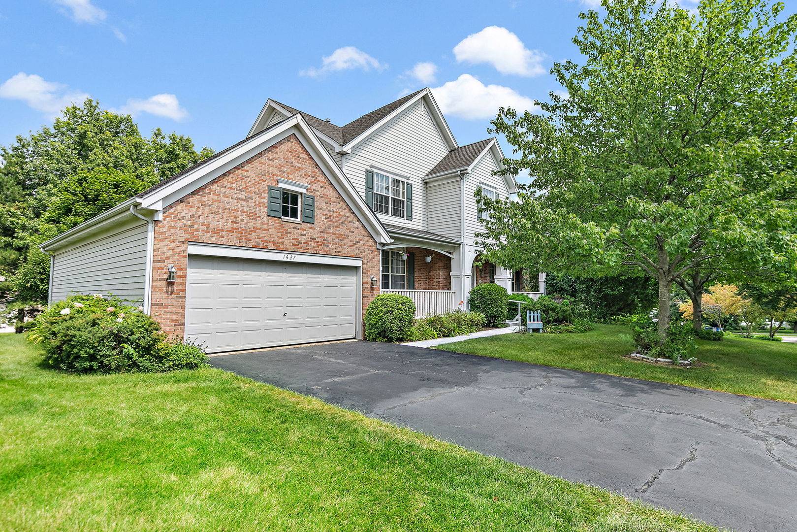 West Dundee, IL 60118,1427 Angle Tarn
