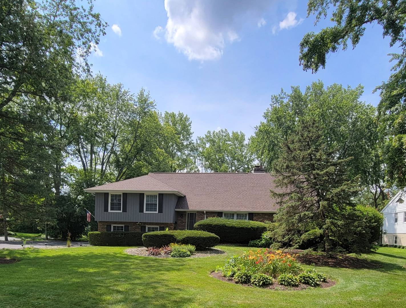 Willowbrook, IL 60527,16W581 HILLSIDE LN