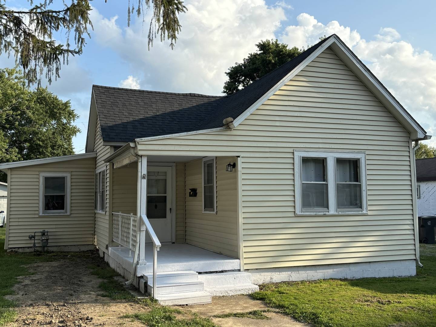 Villa Grove, IL 61956,307 E Wilson ST