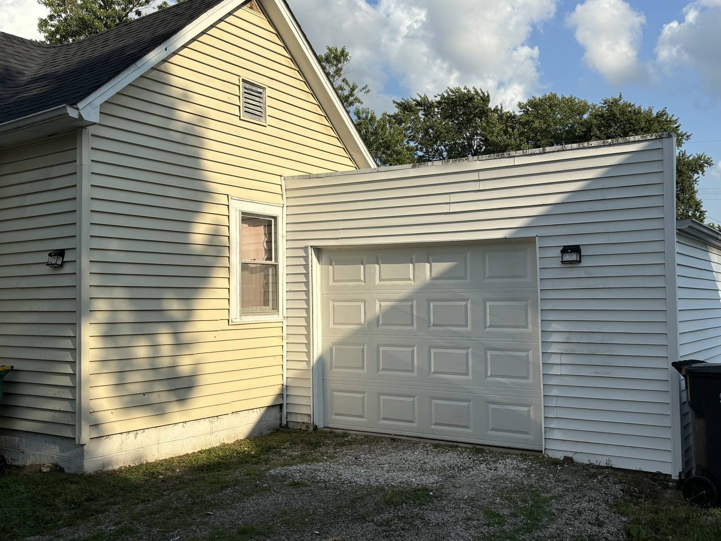 Villa Grove, IL 61956,307 E Wilson ST