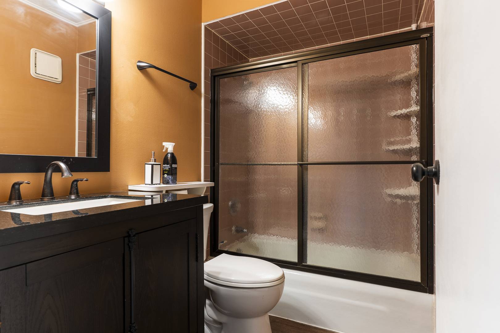 Des Plaines, IL 60016,9416 BAY COLONY DR #3S