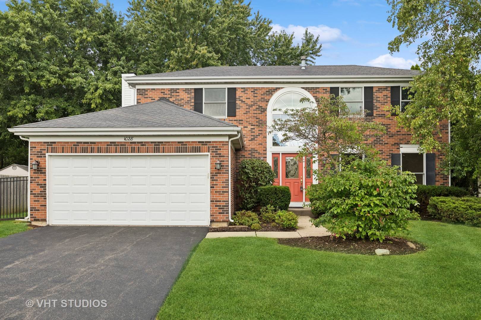 Crystal Lake, IL 60014,1028 W Stone Creek CIR