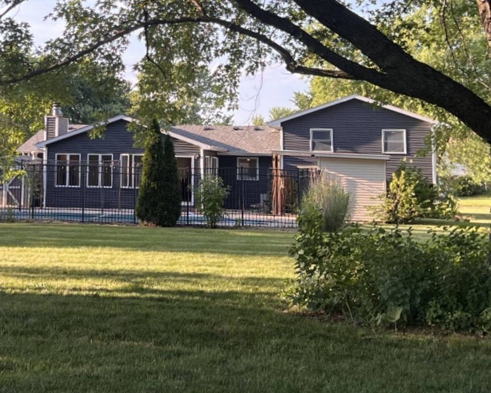 Yorkville, IL 60560,108 E Kendall DR