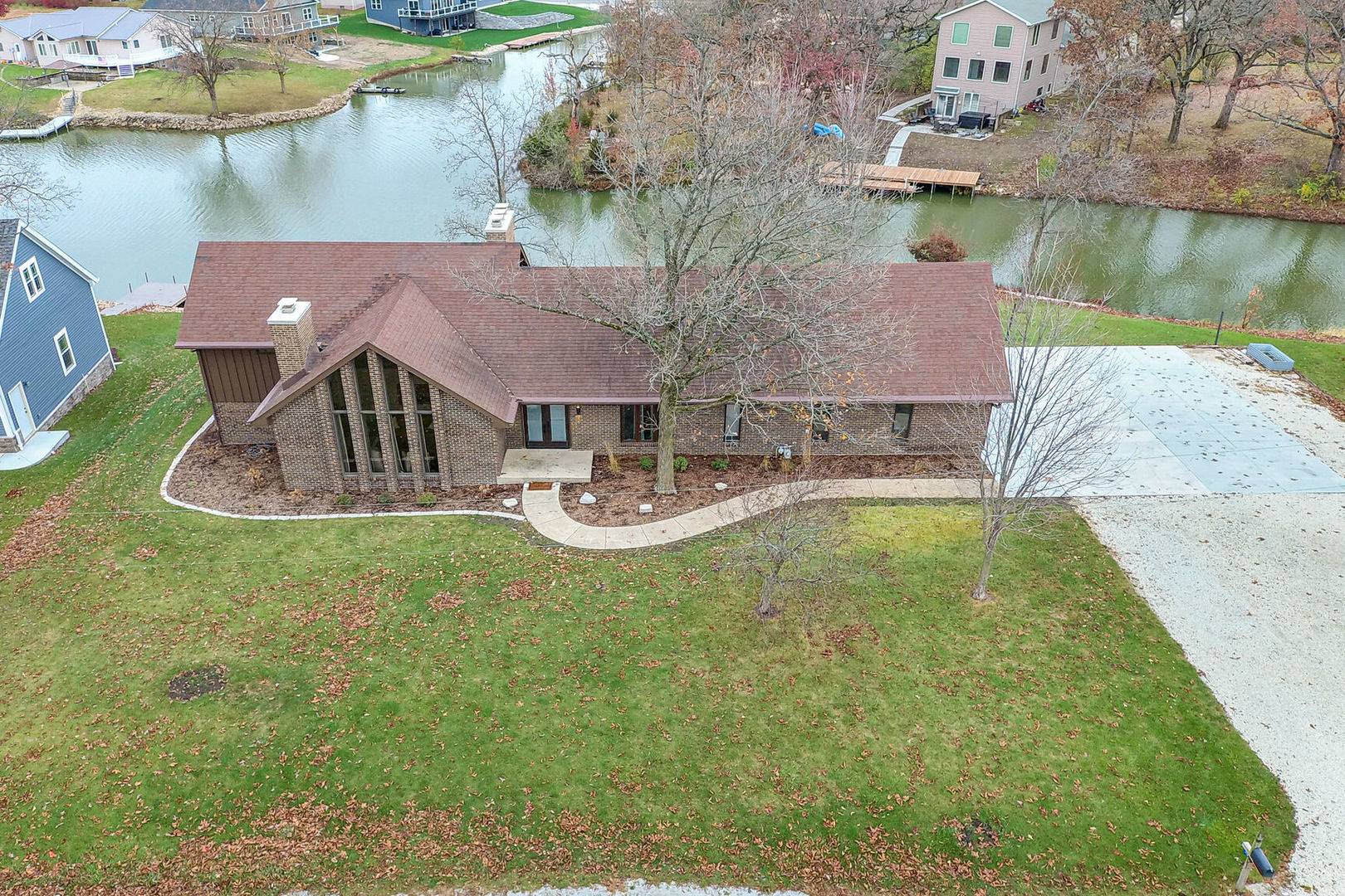 Loda, IL 60948,106 Oneida LN