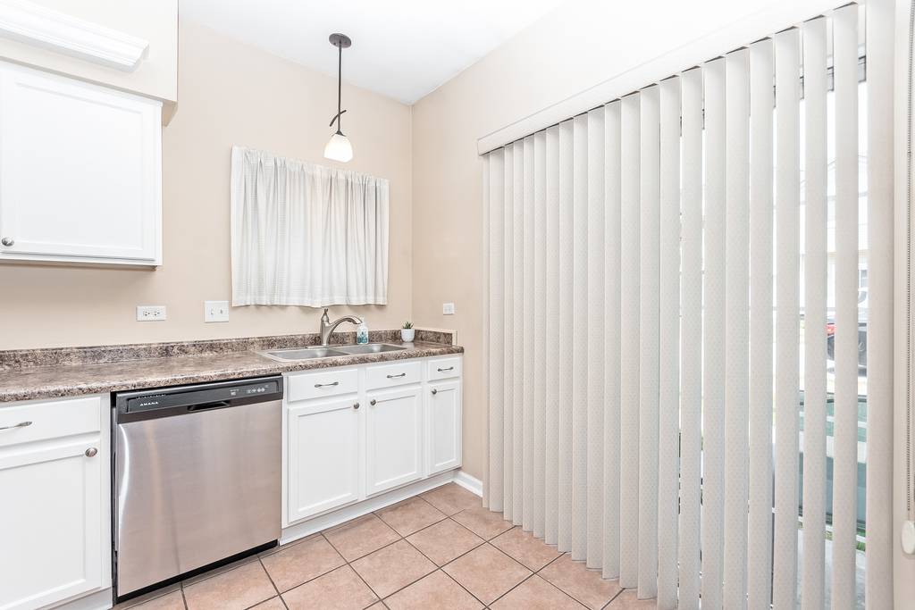 Aurora, IL 60504,121 Braxton LN #121