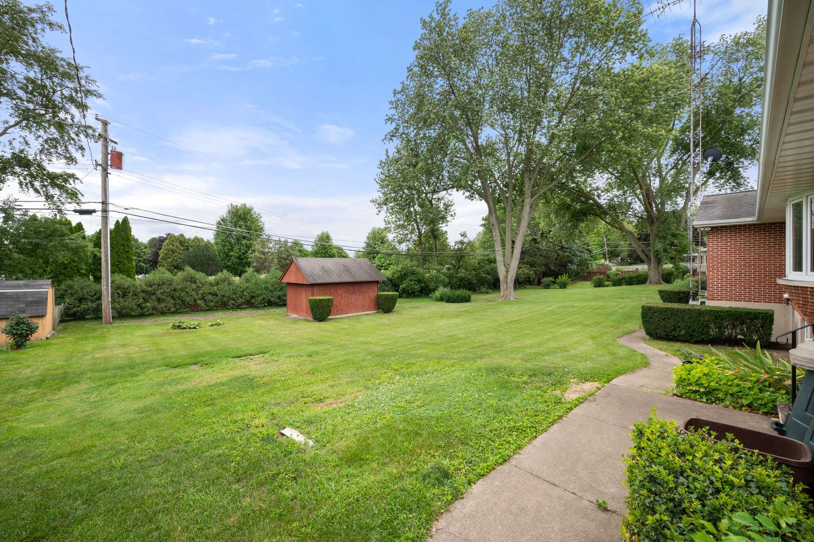 Sycamore, IL 60178,804 Meadow LN