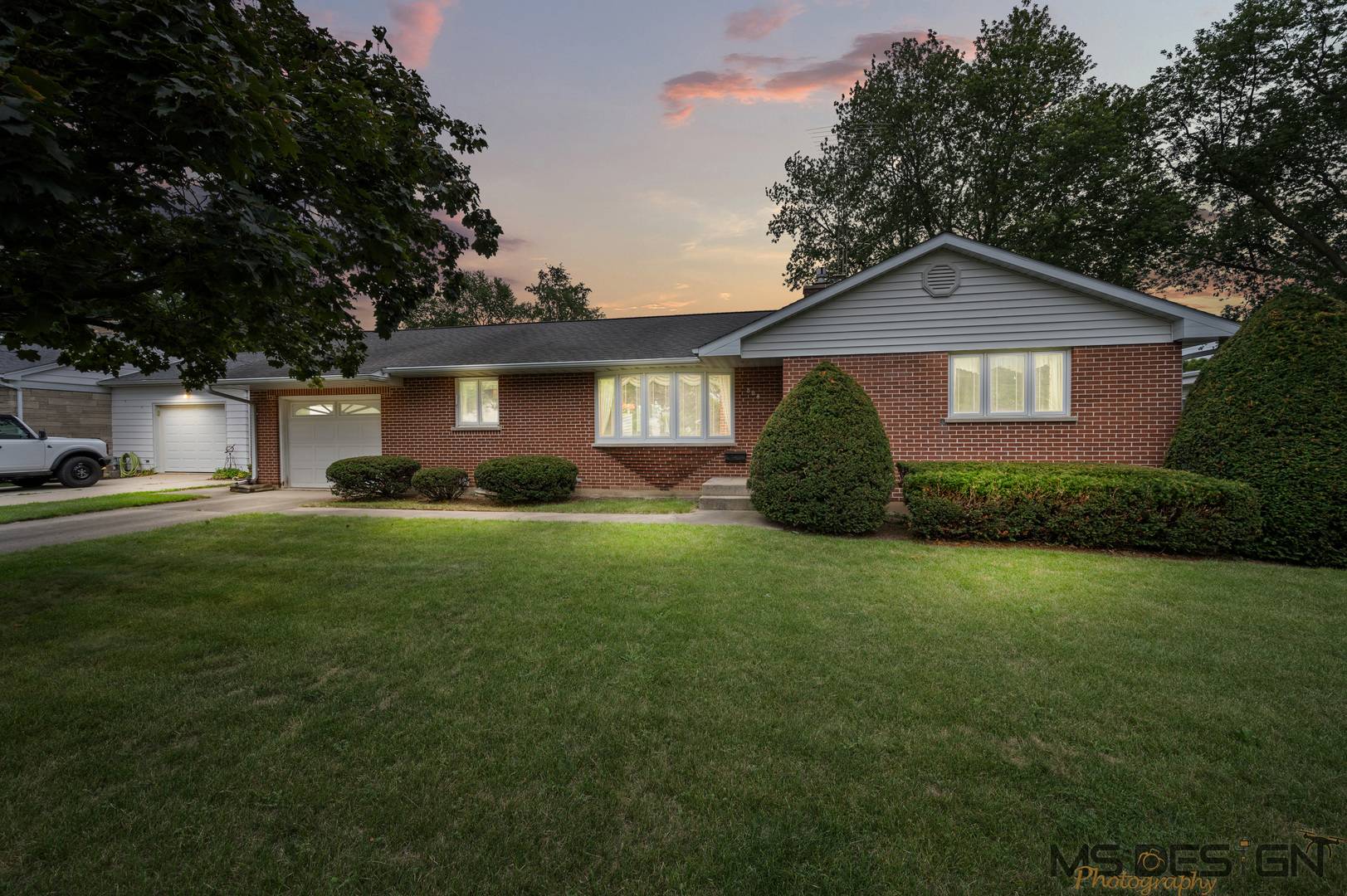 Sycamore, IL 60178,804 Meadow LN