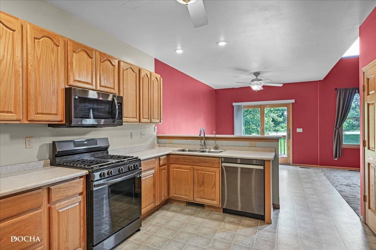 Sycamore, IL 60178,1462 Ridge DR
