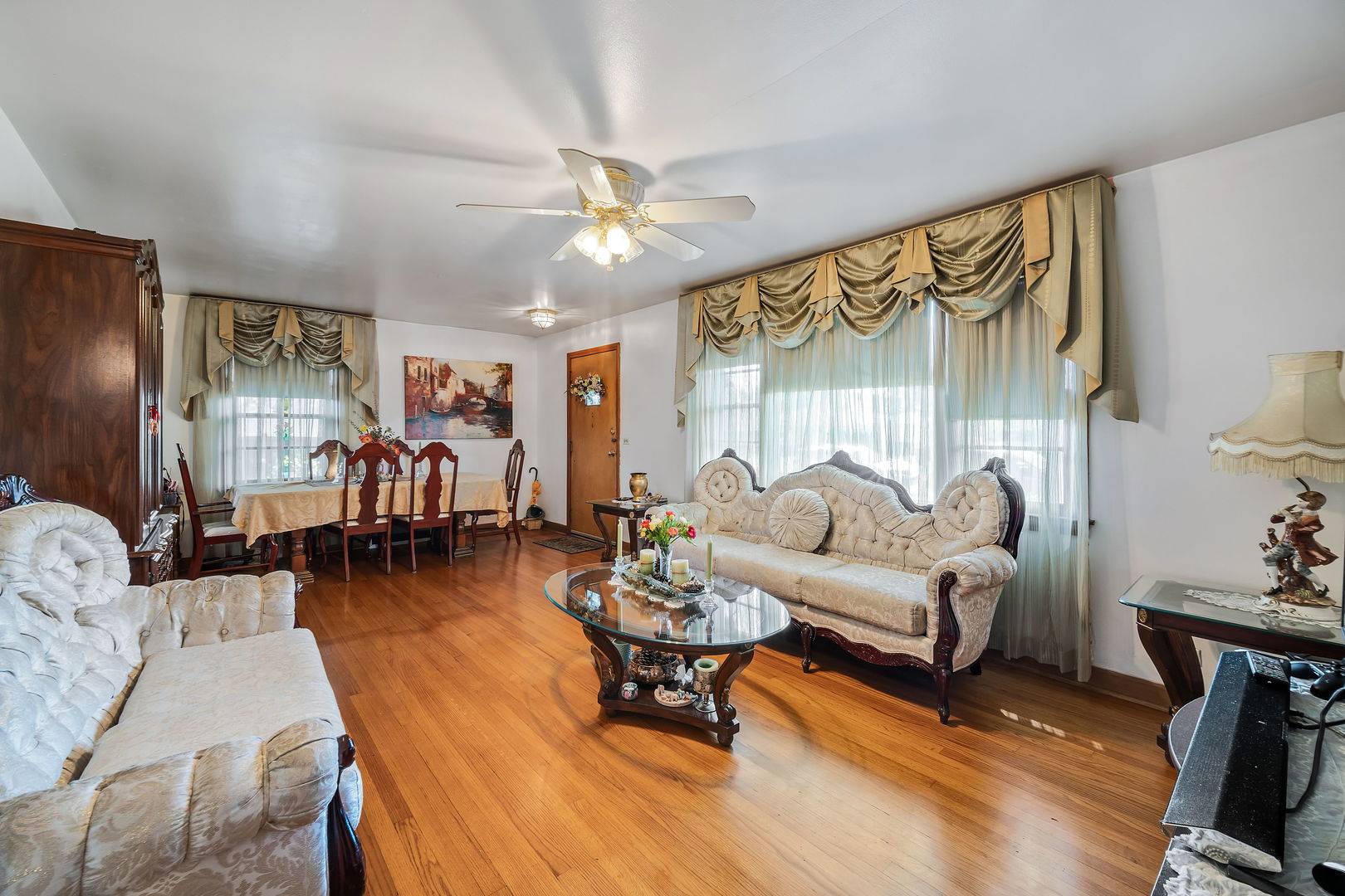 Morton Grove, IL 60053,9215 Sayre AVE