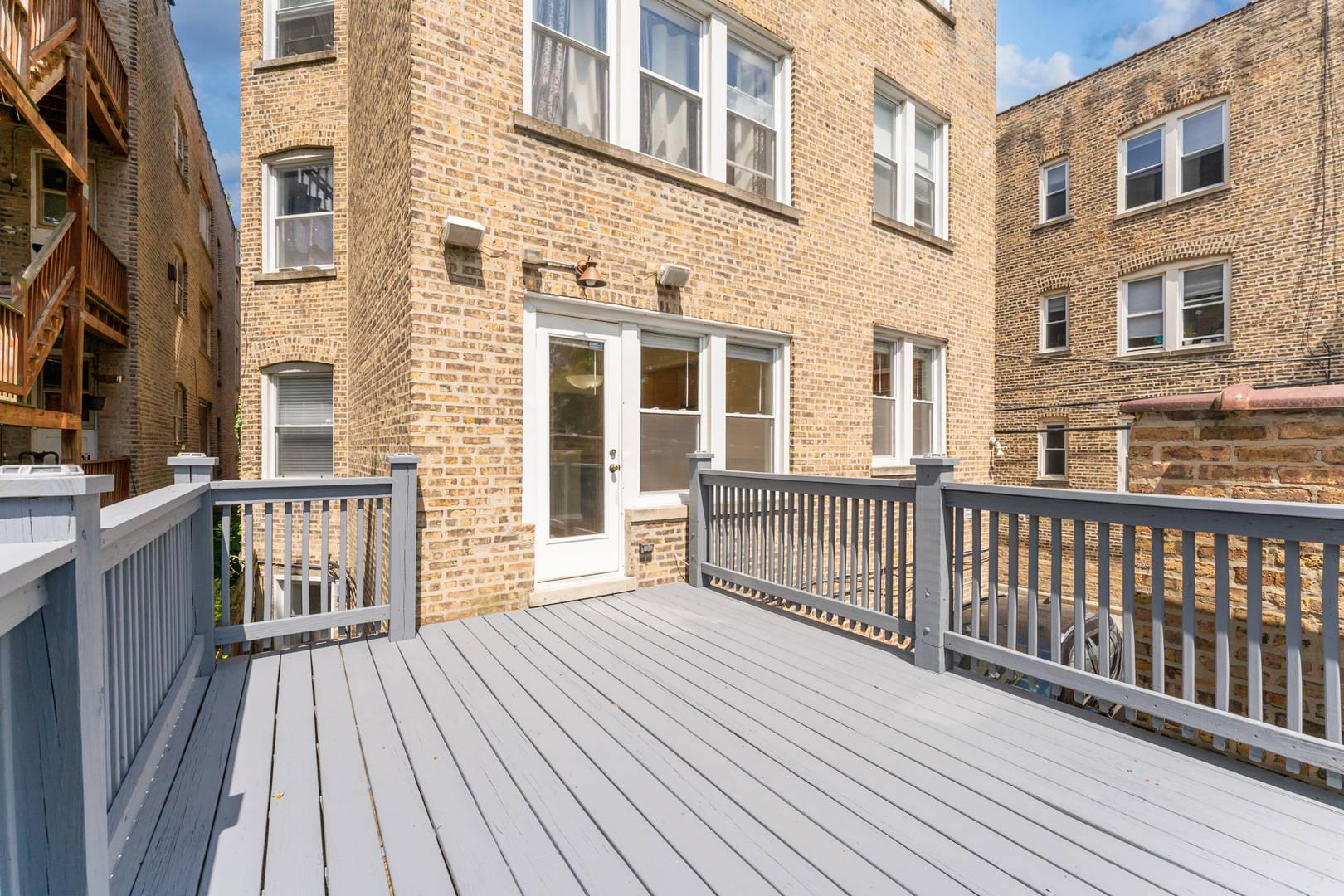 Chicago, IL 60645,2019 W Jarvis AVE #1